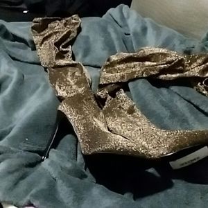 *Brand New*NEVER WORN* thigh high heel